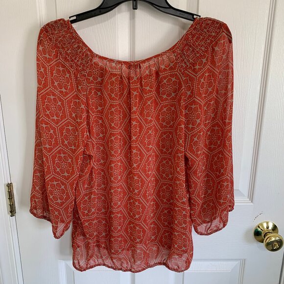Banana Republic Women Blouse. Semi Sheer. Red. Size PL. Round Neck. Long Sleeves - Picture 3 of 10
